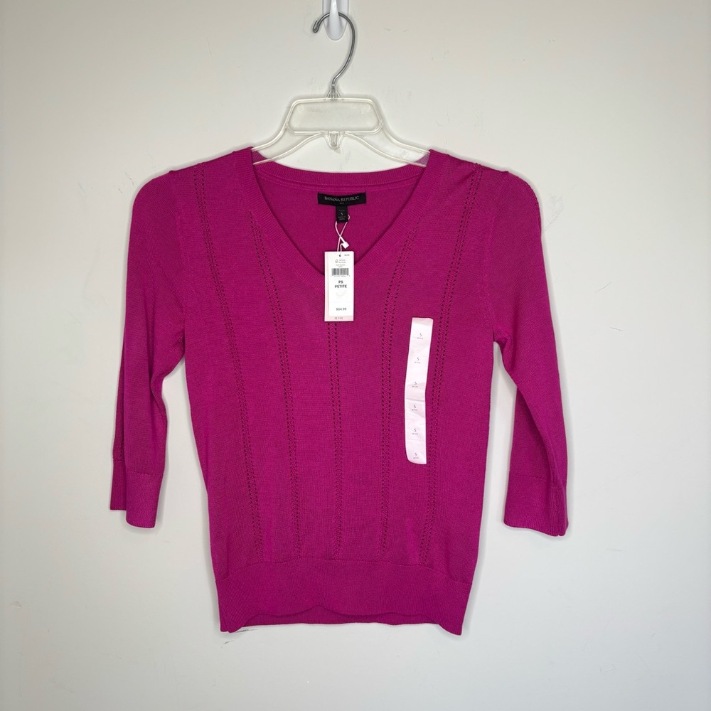 BN12 Banana Republic Women PS Classic Fuchsia Pointelle V-Neck Sweater‎ Preppy